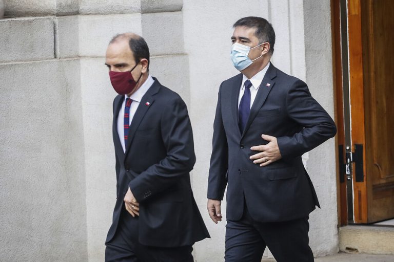 Ministros Monckeberg y Desbordes estarían ad portas de dejar el gabinete