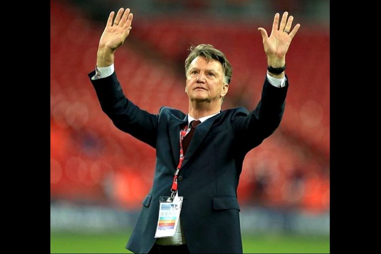 Desde la ANFP confirman que Louis Van Gaal fue ofrecido para dirigir a La Roja