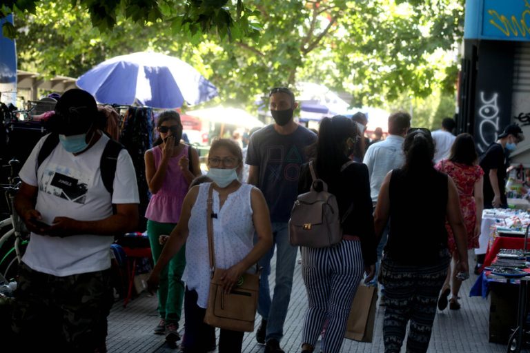 La cifra más alta desde el 24 de julio: Minsal reportó 2.404 de contagios de COVID-19