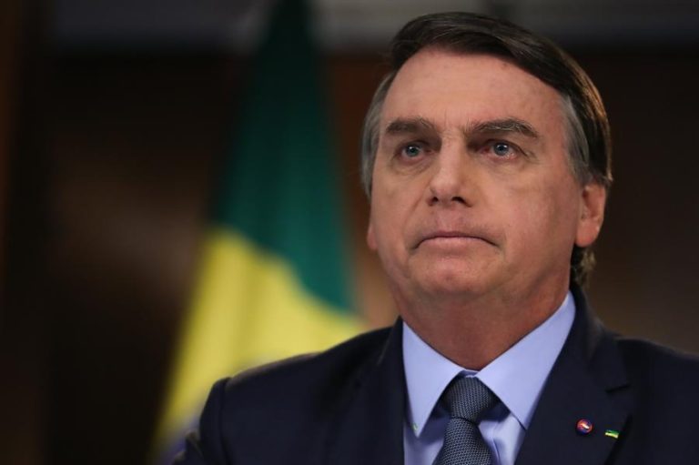 Bolsonaro cuestionó la vacuna de Pfizer: 