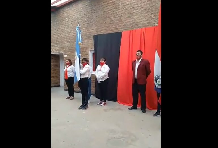 Escuela desató polémica tras realizar un homenaje al Che Guevara en Argentina