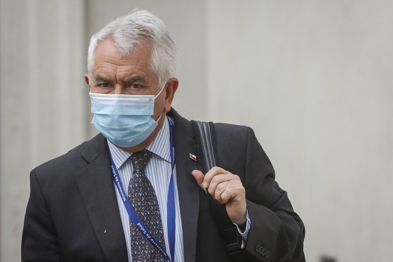 Ministro Paris por aumento de contagios: 