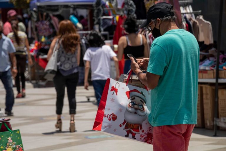 Registran cifra récord de permisos temporales: Más de 1.490.000 fueron sólo para realizar compras