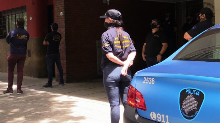 Femicidio de adolescente en Argentina: Vecino llamó a la policía por caso de violencia de género, pero le cortaron