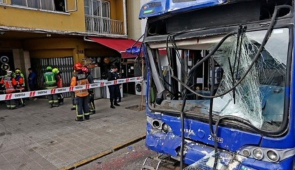 Cámara aprueba proyecto que sanciona a quien apedree o queme el transporte público