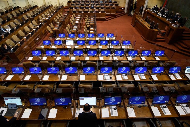 Cámara aprobó el reajuste salarial del sector público