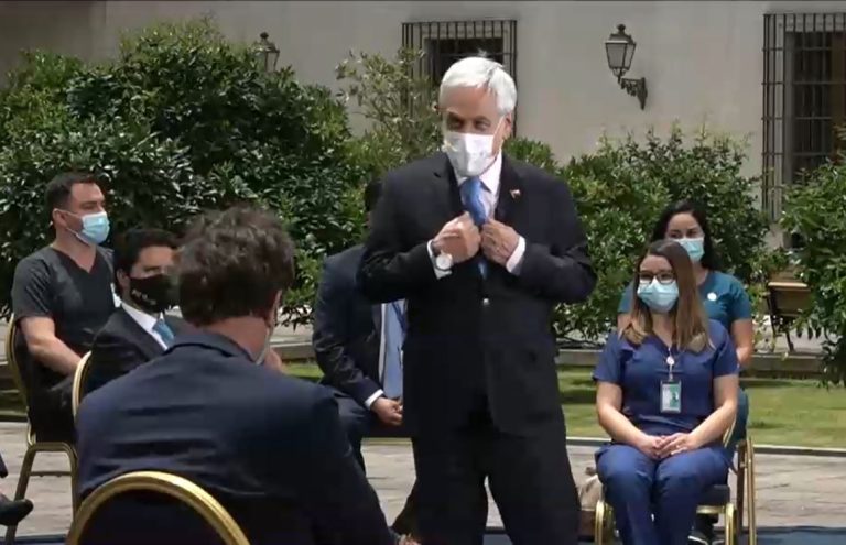 Bono para trabajadores de la salud será de $200 mil y beneficiará a más de 220 funcionarios