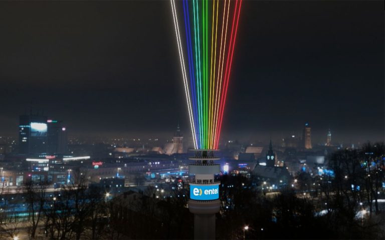 Año Nuevo desde casa: Entel recibirá el 2021 con show lumínico que se verá desde todo Santiago