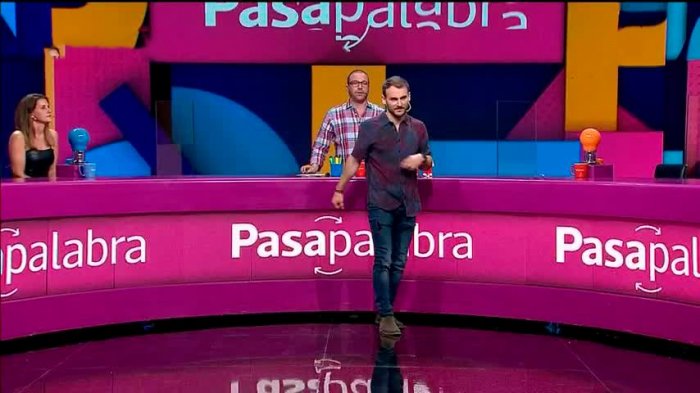 Por lo menos lo intentó: Julián Elfenbein recibió clases de gimnasia en vivo por parte de Tomás González