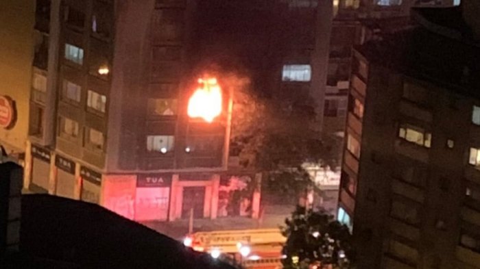 Incendio en Santiago Centro: Persona que rescató a mascota está en coma