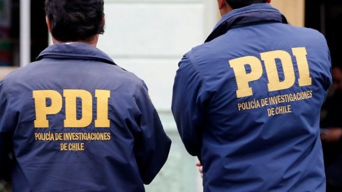 Apuñalaron y mordieron a detectives en pleno procedimiento en Santiago Centro