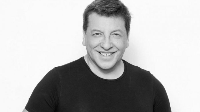 ¿Futuro poeta? Julio César Rodríguez recitó en vivo emotivo poema para homenajear a un compañero del matinal