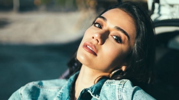 “Esta es mi gran cama”: Así es el impresionante departamento de Steffi Méndez en Las Condes