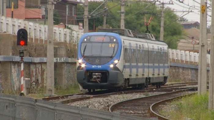 Temeraria acción: Hombre subió al techo de tren en movimiento en metro de Valparaíso