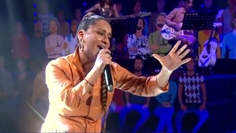 ¡Tremenda voz! Alice Keys sacó aplausos con una potente actuación en la semifinal