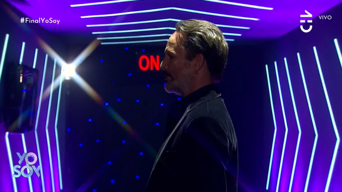 Con grandes clásicos Miguel Bosé derrochó talento en la primera final de Yo Soy