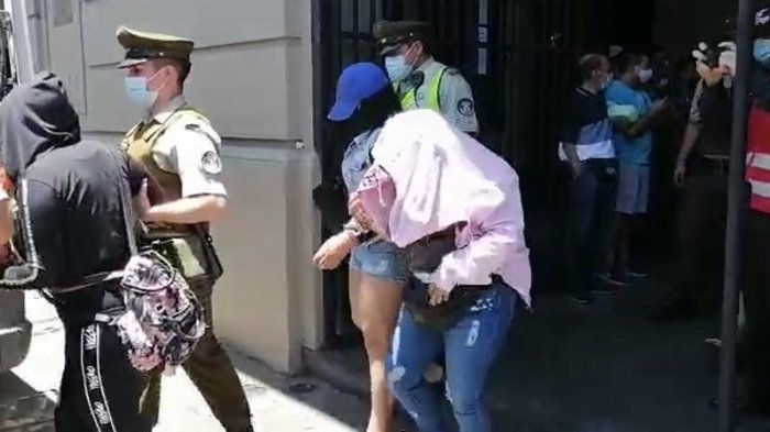 Encuentran 16 personas en prostíbulo de Santiago Centro en plena cuarentena