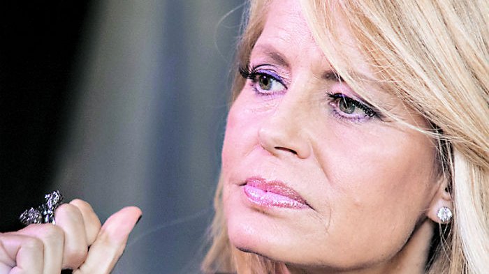 Cecilia Bolocco sufrió violenta encerrona en su vehículo junto a su hijo Máximo