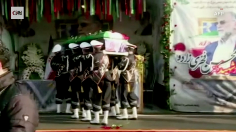 Autoridades iraníes aseguran que reconocido científico nuclear fue asesinado con un 