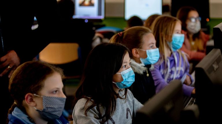 Alemania registra alza en contagios por COVID-19 y las autoridades estudian decretar nuevas restricciones