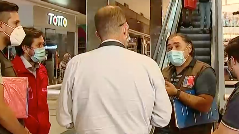 Cierran Mall Plaza Oeste por sobrepasar aforo de público: El máximo era de 8 mil y había 10 mil personas