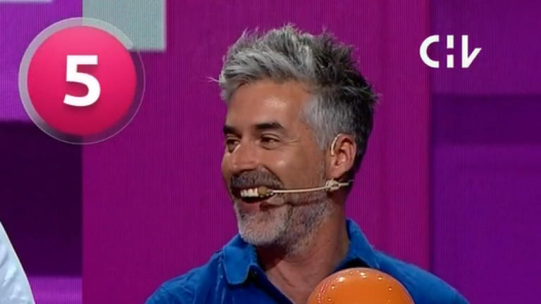 Error de cálculo: Carlos Díaz se confundió en la pista musical