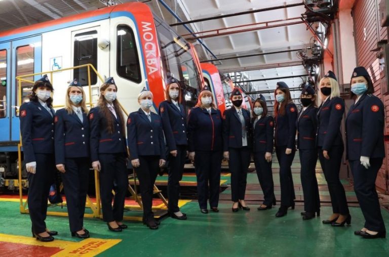 Rusia termina con ley que prohibía acceso a mujeres a trabajos como conducir el metro