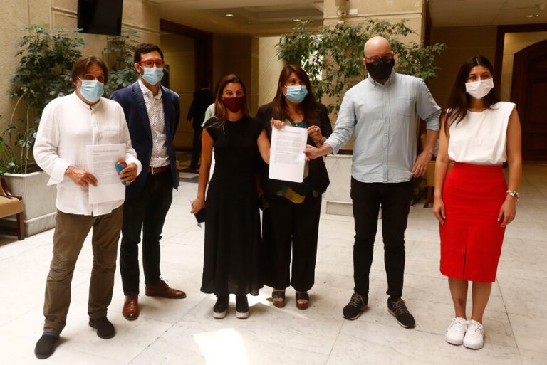 Firman proyecto que busca derogar las leyes antibarricadas, Seguridad del Estado y Control preventivo de identidad