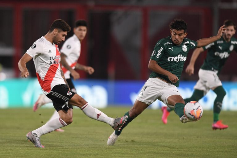Con un pie en la final: Palmeiras de Kuscevic goleó a River de Paulo Díaz en Buenos Aires