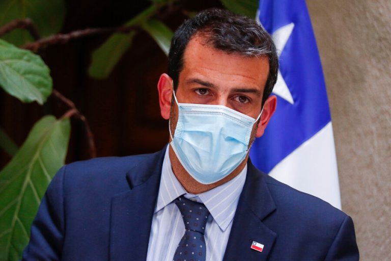 Ministro Delgado por fiestas clandestinas: 