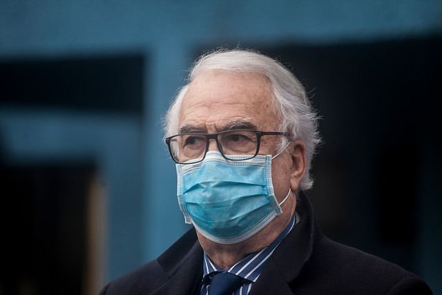 El intendente de Los Lagos renunció a su cargo para postular a la Constituyente