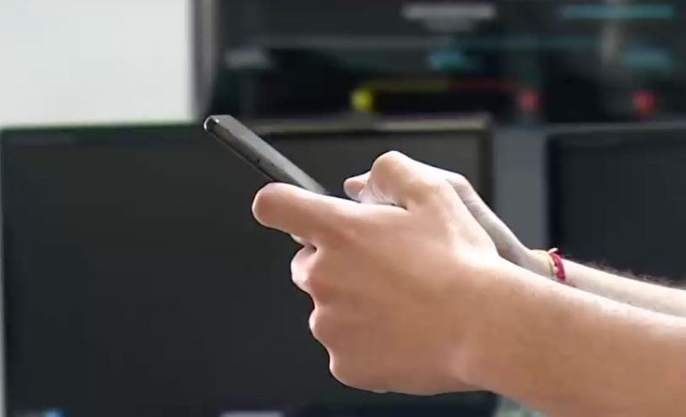 Sufrió el robo de su celular y ladrones hicieron millonaria compra de whisky en una aplicación