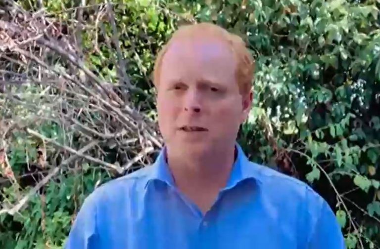 Rojo Edwards dice que quienes critican en Chile Vamos a Marinovic es porque 