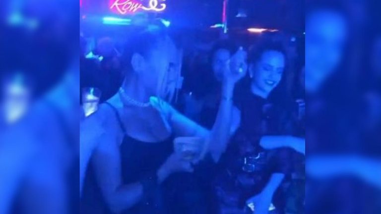 Dua Lipa y fiesta con strippers: 