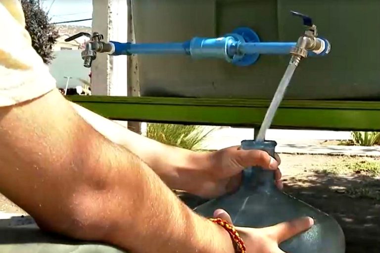 Casi 4 días sin suministro: 15 mil afectados registra corte masivo de agua en Colina