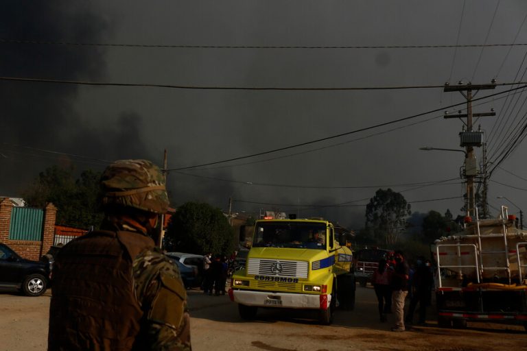 Levantan toque de queda en la provincia de Marga Marga por incendio forestal
