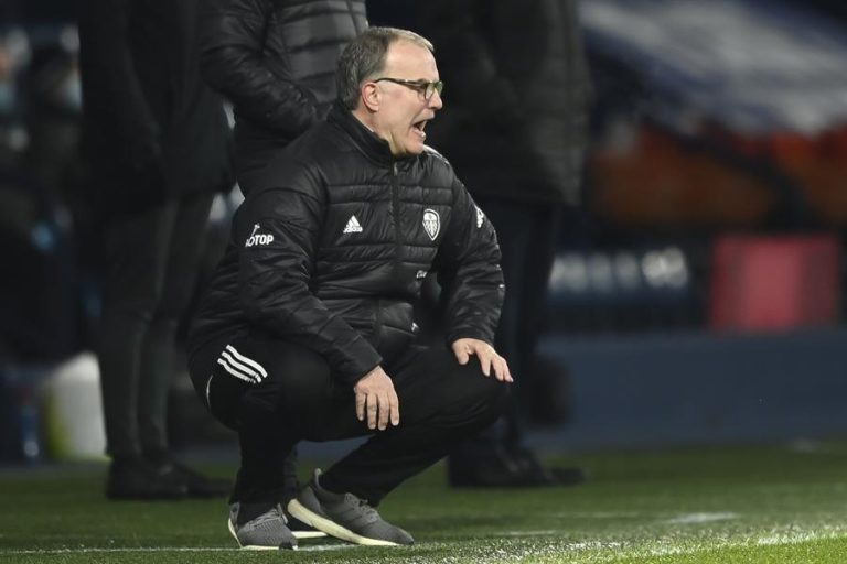 Nueva derrota para el Leeds de Bielsa enciende las alarmas en la Premier League