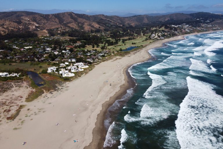 Zapallar tiene la peor tasa de incidencia de la Región de Valparaíso: Contagios por fiesta en Cachagua llegan a 63