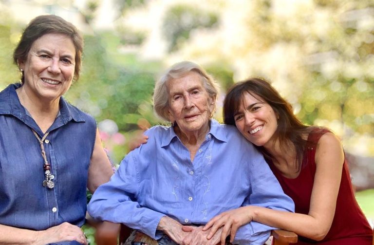 Paz Bascuñán reveló que su abuela, Leonor Oyarzún, y su madre, Mariana Aylwin, tuvieron COVID-19