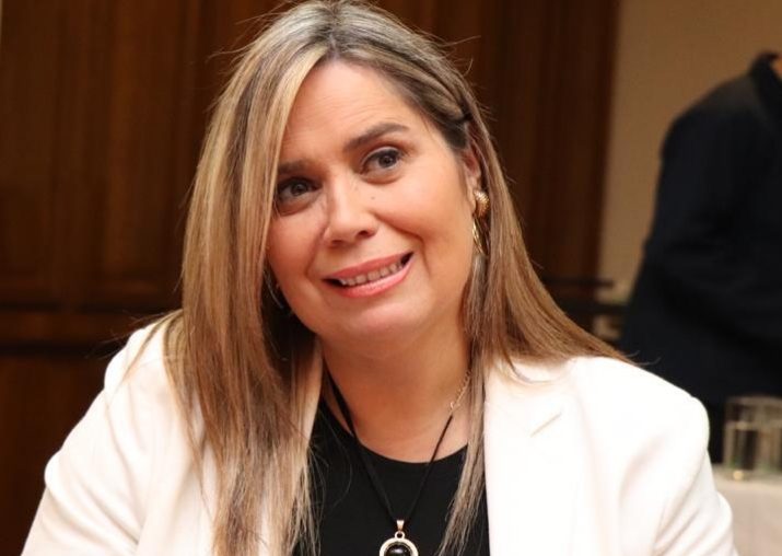 Gobernadora de Marga Marga dio positivo a COVID-19 y entró a cuarentena en residencia sanitaria