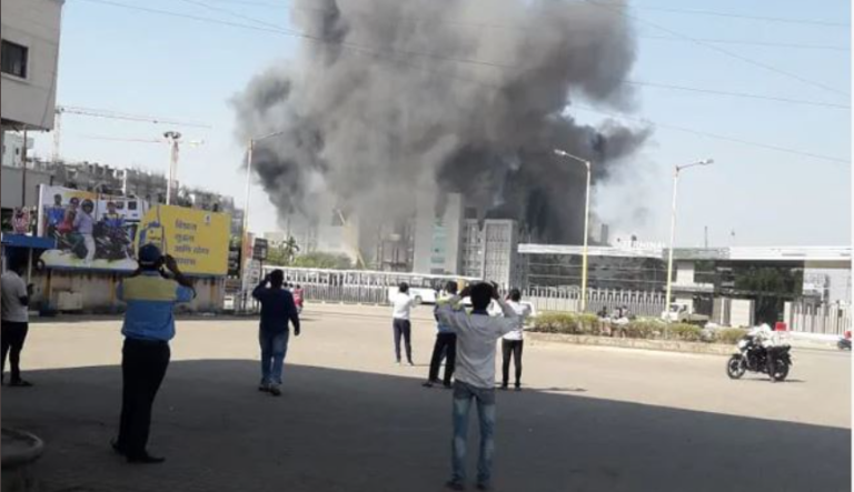 Incendio en India: Se quema una de las plantas productoras de vacunas más grandes del mundo