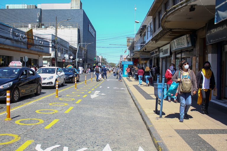 Minsal anuncia que 14 comunas retrocederán a cuarentena el sábado