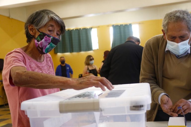 ¿Quiénes podrán sufragar antes? Lo que debes saber del proyecto del voto anticipado