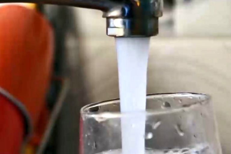 “Hay un problema latente que es la sequía”: Suprema ordenó a municipio entregar 100 litros de agua por persona al día