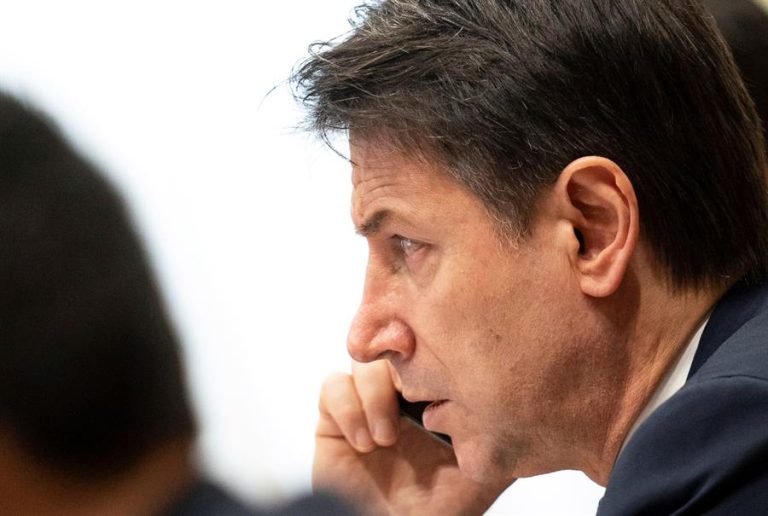 Giuseppe Conte presentó su renuncia como primer ministro de Italia