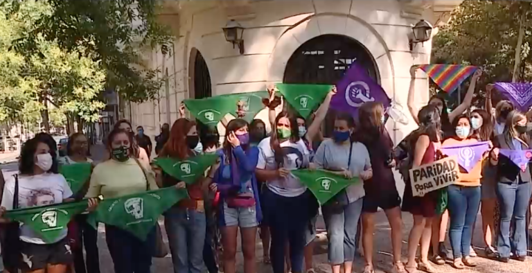 Candidatas a la Constituyente piden al Servel revisar la inscripción de listas para respetar la paridad