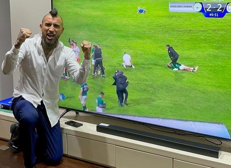 Vidal celebró el ascenso de Rodelindo Román al fútbol profesional: 