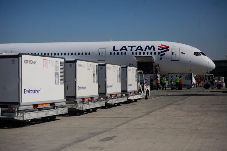 Autoridades recibieron el segundo cargamento de vacunas Sinovac