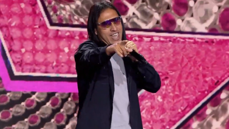 Ganó su simpatía: Elvis Crespo hizo bailar al jurado con su motivada presentación