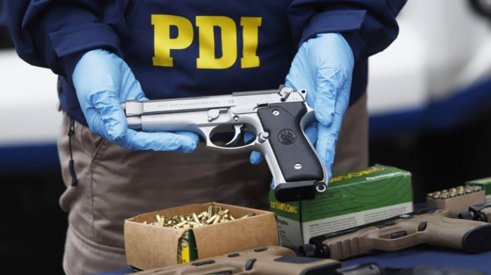 ¿Cómo consiguen armas de guerra las bandas criminales?